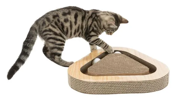 Когтеточка "Trixie" треугольной формы с кошачьей мятой